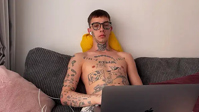 Snapshot of anahori__simon chatting on March 18, 2026, 11:52 pm anahori simon online show from March 18, 2026, 11:52 pm