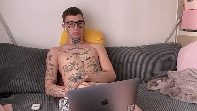 Snapshot of anahori__simon chatting on March 30, 2026, 12:33 am anahori simon online show from March 30, 2026, 12:33 am