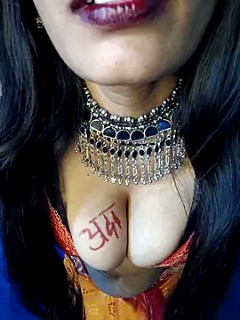 Savita hotmom online show from February 13, 2026, 6:15 pm