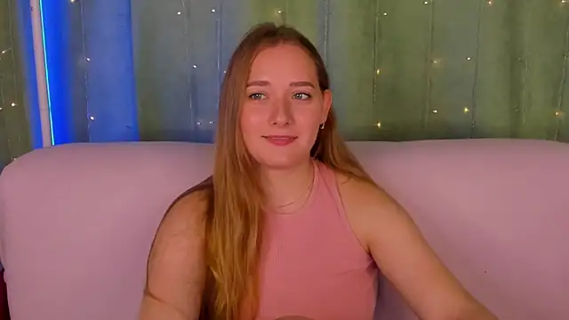 Snapshot of AlinaVice chatting on July 14, 2026, 2:05 am AlinaVice online show from July 14, 2026, 2:05 am