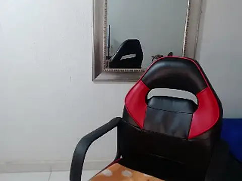 Snapshot of ZashaRomero chatting on December 4, 2024, 12:03 pm ZashaRomero online show from December 4, 2024, 12:03 pm