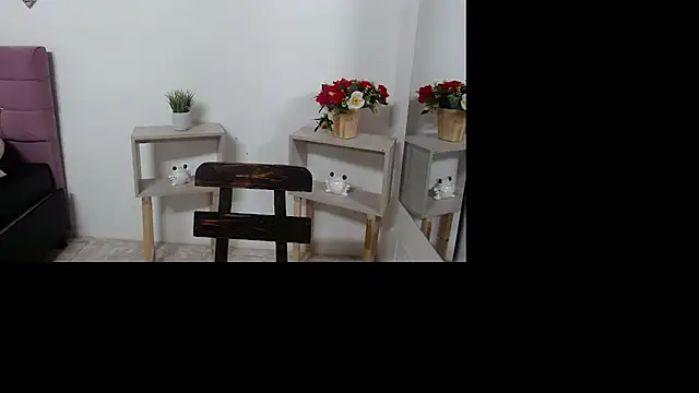 Snapshot of ZashaRomero chatting on February 10, 2025, 7:17 pm ZashaRomero online show from February 10, 2025, 7:17 pm