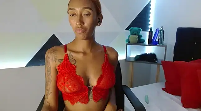 Snapshot of ZashaRomero chatting on February 23, 2025, 12:30 am ZashaRomero online show from February 23, 2025, 12:30 am