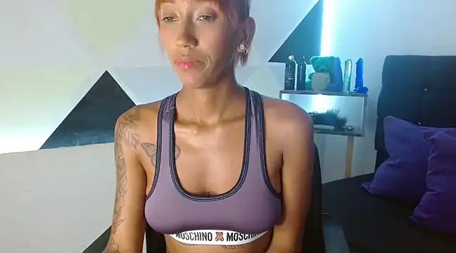 Snapshot of ZashaRomero chatting on March 8, 2025, 9:51 pm ZashaRomero online show from March 8, 2025, 9:51 pm