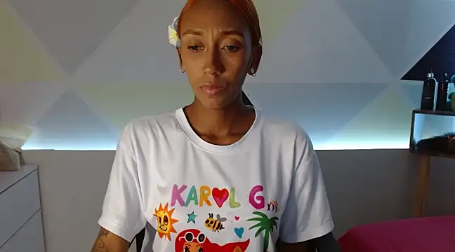 Snapshot of ZashaRomero chatting on March 12, 2025, 10:39 pm ZashaRomero online show from March 12, 2025, 10:39 pm