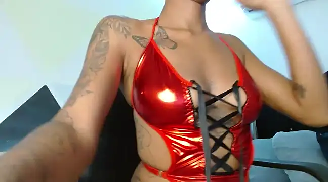 Snapshot of ZashaRomero chatting on March 16, 2025, 12:01 am ZashaRomero online show from March 16, 2025, 12:01 am