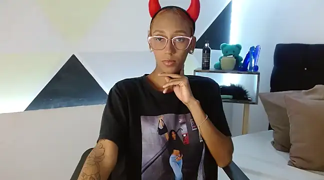 Snapshot of ZashaRomero chatting on March 20, 2025, 8:29 pm ZashaRomero online show from March 20, 2025, 8:29 pm