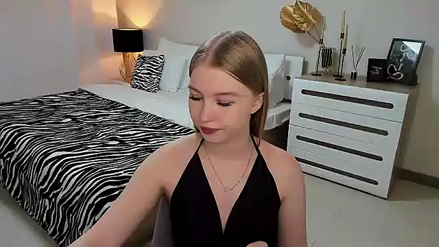 shy  lady online show from February 28, 2025, 2:53 pm