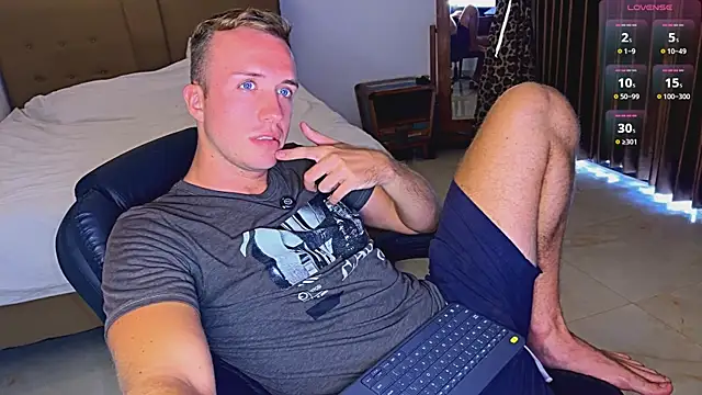 Snapshot of tommy_cumfinger chatting on July 3, 2026, 4:08 am tommy cumfinger online show from July 3, 2026, 4:08 am