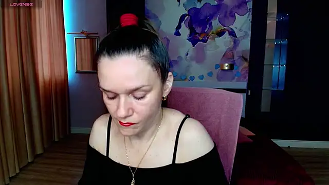 AriaGray online show from April 4, 2026, 6:55 am