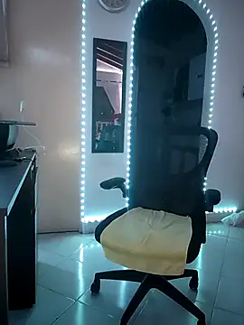 AbbyBaker222 online show from September 22, 2025, 6:04 am