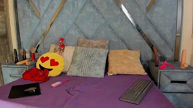 Aura love69 online show from February 14, 2026, 6:21 am