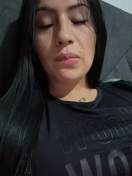 Snapshot of Sara_luna_ chatting on December 9, 2024, 11:24 pm Sara luna online show from December 9, 2024, 11:24 pm