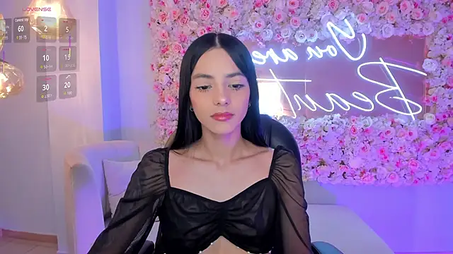 HannahJamesX online show from January 18, 2026, 11:30 pm