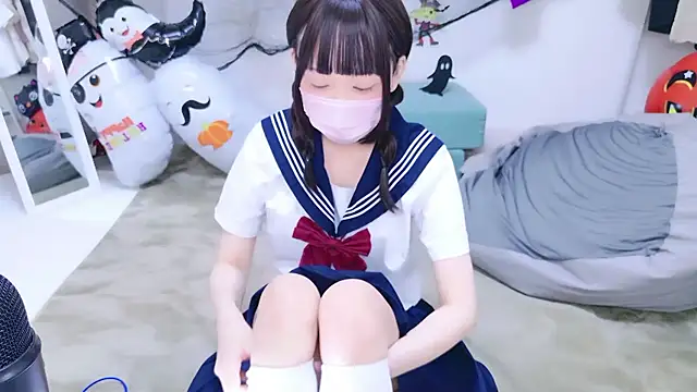 Snapshot of x-naru-x chatting on October 30, 2025, 3:35 pm x-naru-x online show from October 30, 2025, 3:35 pm