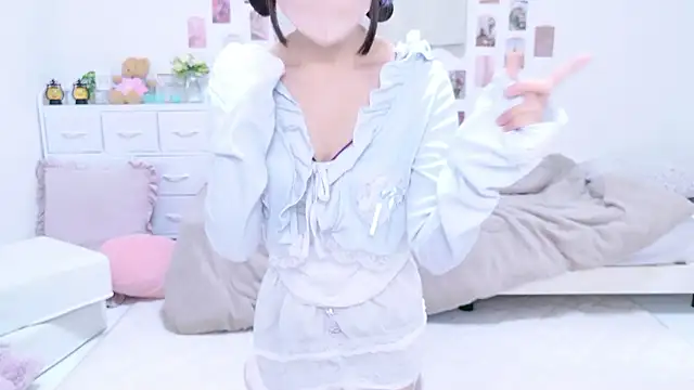 Snapshot of x-naru-x chatting on December 2, 2025, 1:39 pm x-naru-x online show from December 2, 2025, 1:39 pm