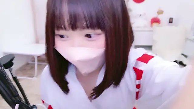 Snapshot of x-naru-x chatting on January 19, 2026, 2:21 pm x-naru-x online show from January 19, 2026, 2:21 pm