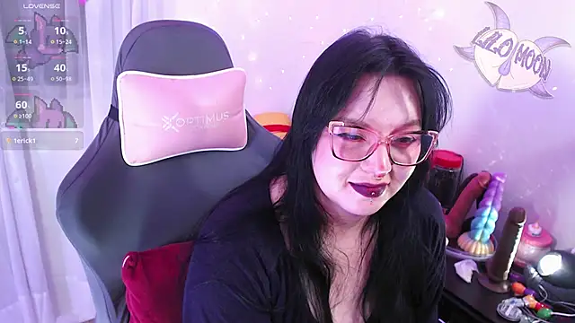 Snapshot of LiloMoon69 chatting on April 28, 2026, 2:27 am LiloMoon69 online show from April 28, 2026, 2:27 am