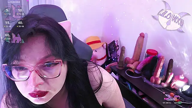 Snapshot of LiloMoon69 chatting on May 5, 2026, 2:52 am LiloMoon69 online show from May 5, 2026, 2:52 am