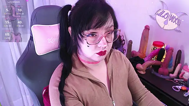 Snapshot of LiloMoon69 chatting on May 7, 2026, 3:34 am LiloMoon69 online show from May 7, 2026, 3:34 am