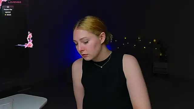 Snapshot of Catherine_River chatting on May 2, 2026, 6:02 pm Catherine River online show from May 2, 2026, 6:02 pm