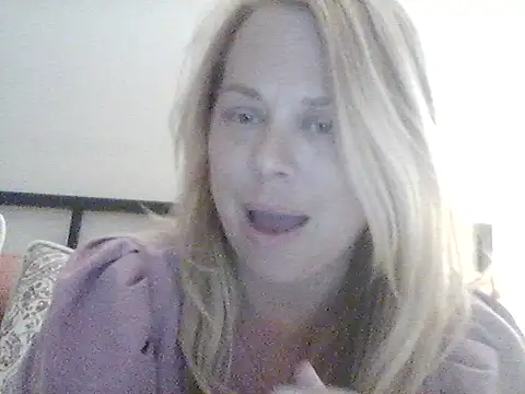 burrkitty online show from November 18, 2025, 6:07 am