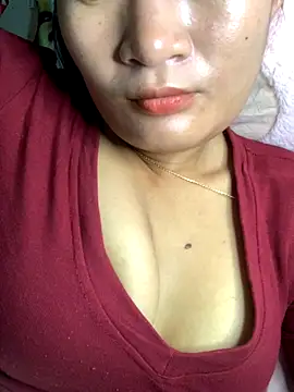 Snapshot of Zeni_fer chatting on October 24, 2025, 1:57 am Zeni fer online show from October 24, 2025, 1:57 am