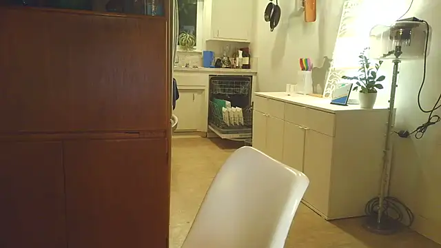 costanza7070 online show from February 6, 2026, 5:12 am