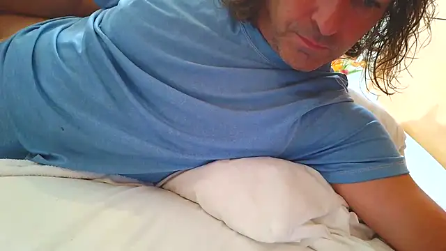 costanza7070 online show from April 15, 2026, 7:58 pm