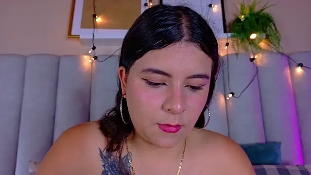 Snapshot of EngelStone chatting on October 9, 2025, 7:34 pm EngelStone online show from October 9, 2025, 7:34 pm