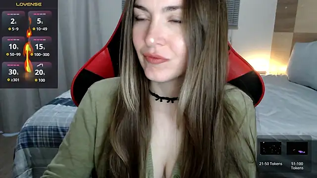 Snapshot of Naughty_Annn chatting on June 10, 2026, 8:19 pm Naughty Annn online show from June 10, 2026, 8:19 pm