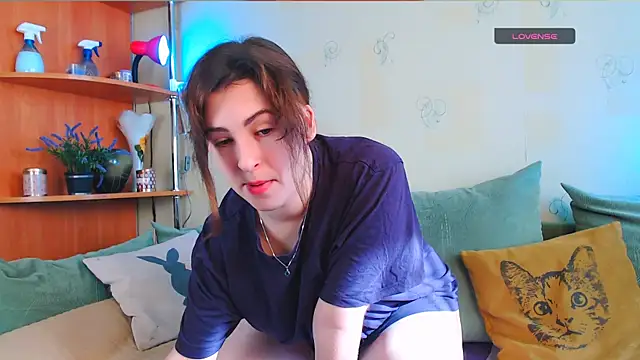 Snapshot of Caroline1995 chatting on October 26, 2025, 8:53 am Caroline1995 online show from October 26, 2025, 8:53 am