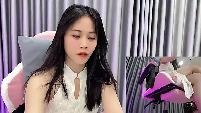 -rosiie- online show from March 18, 2025, 2:25 am