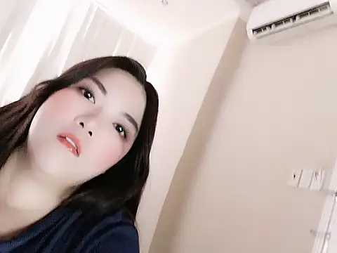 Snapshot of family196 chatting on February 10, 2026, 3:32 am family196 online show from February 10, 2026, 3:32 am