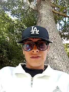 Snapshot of Cuervo_maniaco chatting on January 29, 2025, 6:50 pm Cuervo maniaco online show from January 29, 2025, 6:50 pm