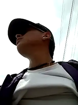 Snapshot of Cuervo_maniaco chatting on March 1, 2025, 3:27 pm Cuervo maniaco online show from March 1, 2025, 3:27 pm