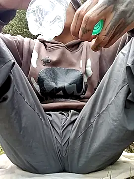 Snapshot of Cuervo_maniaco chatting on March 7, 2025, 5:49 pm Cuervo maniaco online show from March 7, 2025, 5:49 pm