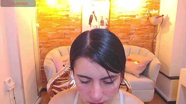  samantha b online show from December 22, 2024, 12:49 pm