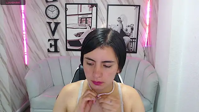  samantha b online show from December 27, 2024, 12:45 pm