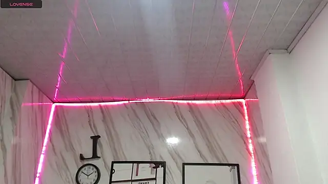  samantha b online show from December 29, 2024, 12:34 pm