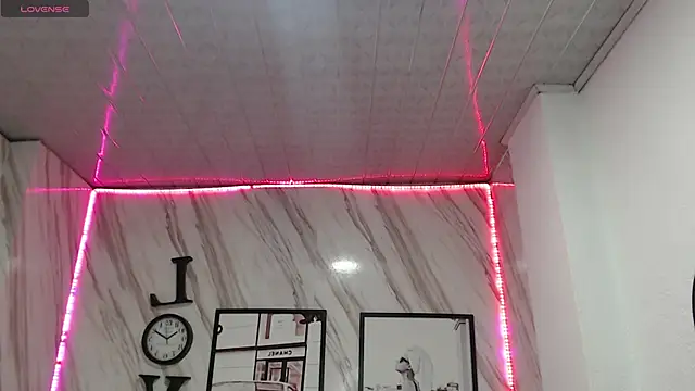  samantha b online show from January 14, 2025, 12:45 pm