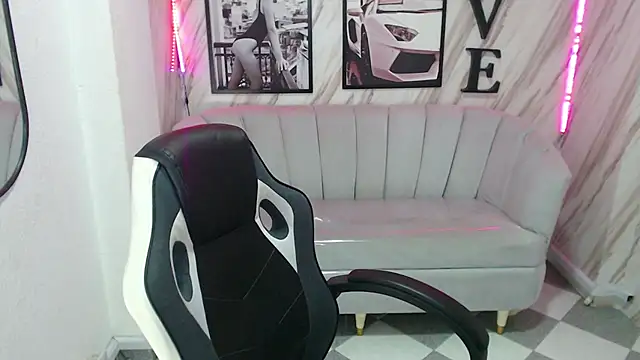  samantha b online show from January 22, 2025, 6:52 pm