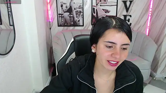  samantha b online show from January 29, 2025, 12:56 pm