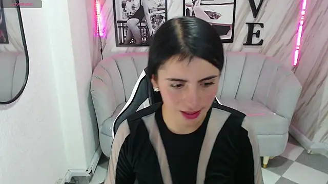  samantha b online show from February 4, 2025, 7:00 pm