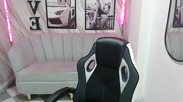  samantha b online show from February 5, 2025, 12:49 pm