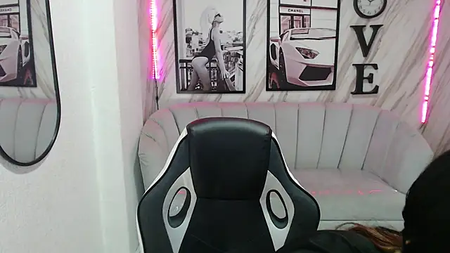  samantha b online show from February 6, 2025, 12:59 pm