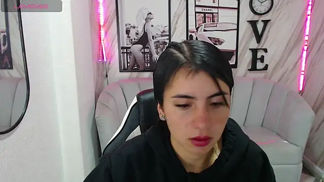  samantha b online show from March 5, 2025, 12:55 pm