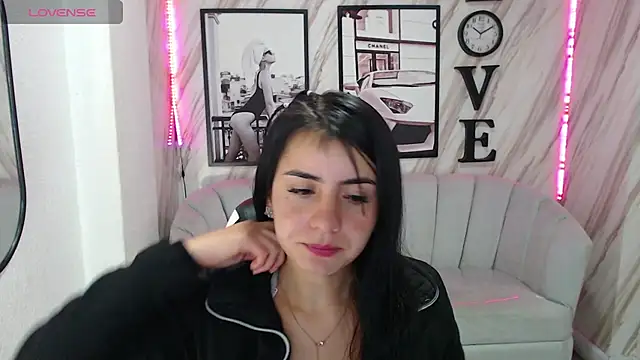  samantha b online show from March 10, 2025, 12:59 pm