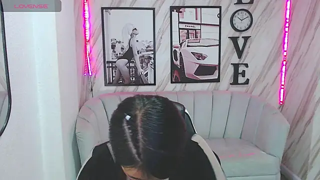  samantha b online show from March 12, 2025, 12:47 pm