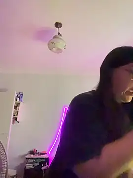 Mizztikaa online show from December 21, 2025, 2:35 pm